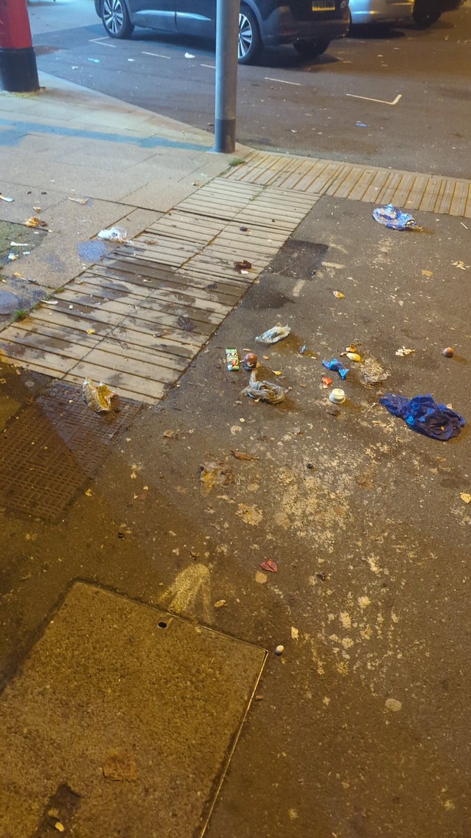 Lucy_Ware's tweet photo. @ContactKingston Update, bags gone but this is the aftermath https://t.co/vpL0pLItSM