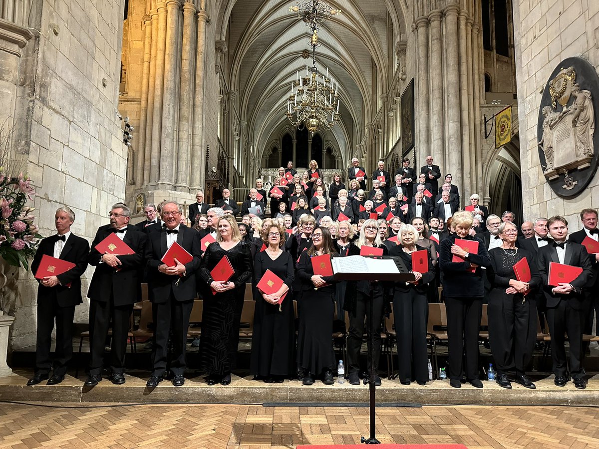 BishopSouthwark's tweet photo. The @parliamentchoir and Coventry Cathedral Chorus performed the Rachmaninov “All-Night Vespers”  filling @Southwarkcathed with wonderful deep resonant tones and raised all our spirits https://t.co/UVIxQdGp8d