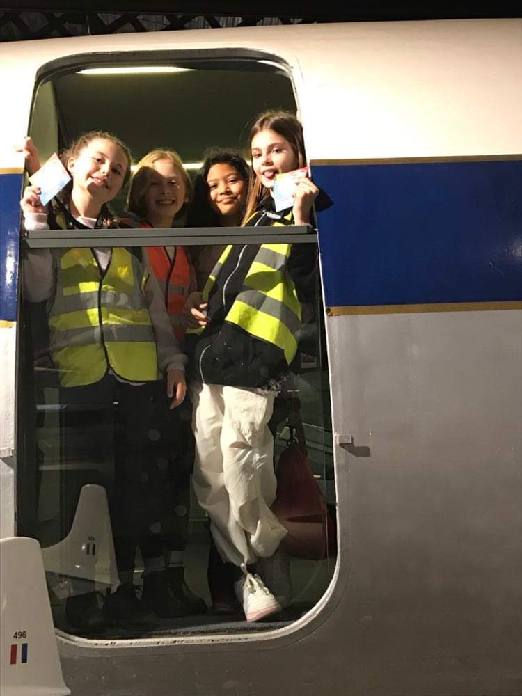 StAgnesAce's tweet photo. Day 1 in Bristol: a visit to a mosque, Aerospace Bristol and Annie at the Hippodrome. Year 6 are loving life. #AsOne #kernowlearning https://t.co/GhyoL3ltCS
