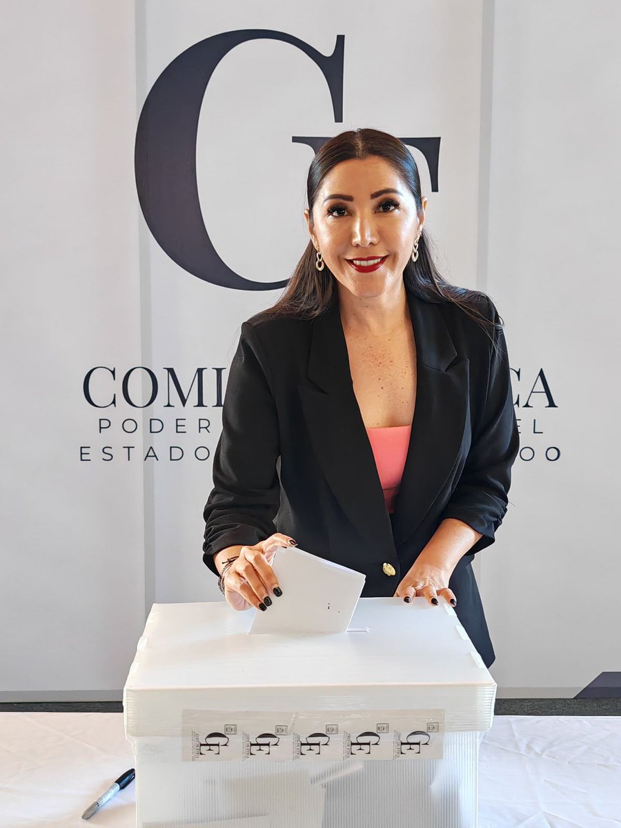 CandyAyuso's tweet photo. El día de hoy vótamos en el Congreso del Estado, diputados y personal de todas las áreas del poder legislativo para elegir a nuestro Comité de Ética, cuya tarea fundamental será ser un instrumento para garantizar buenas prácticas y el respeto entre todos los miembros de este poder del Estado de Quintana Roo.

#ComitéDeÉtica 
#XVIILegislatura