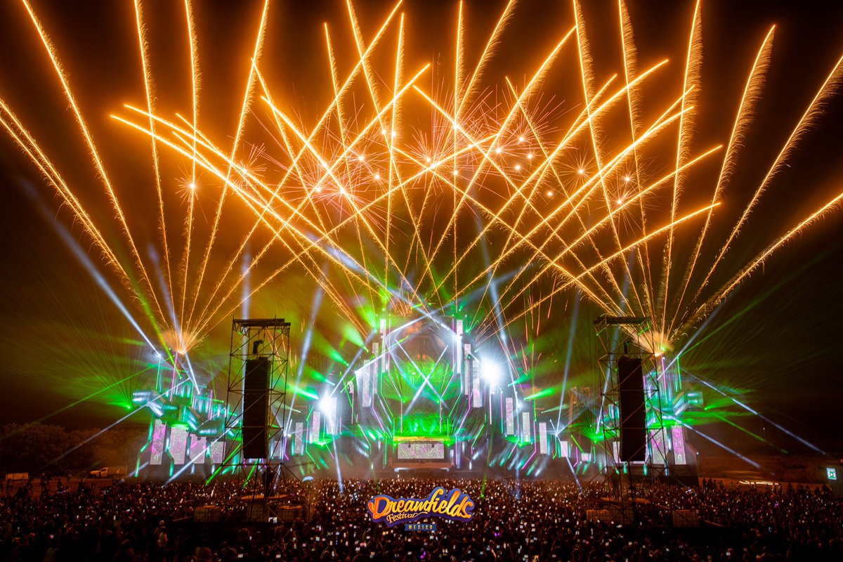 Dreamfields_mx's tweet photo. ¡GRACIAS POR LA MAGIA! 💫
¡La evolución del amor fue un viaje increíble! ♥️
#DreamfieldsMexico #ElectronicMusic #MusicFestival #EvolutionOfLove #Guadalajara #Mexico #MusicIsLife https://t.co/KHs5w4J3IL