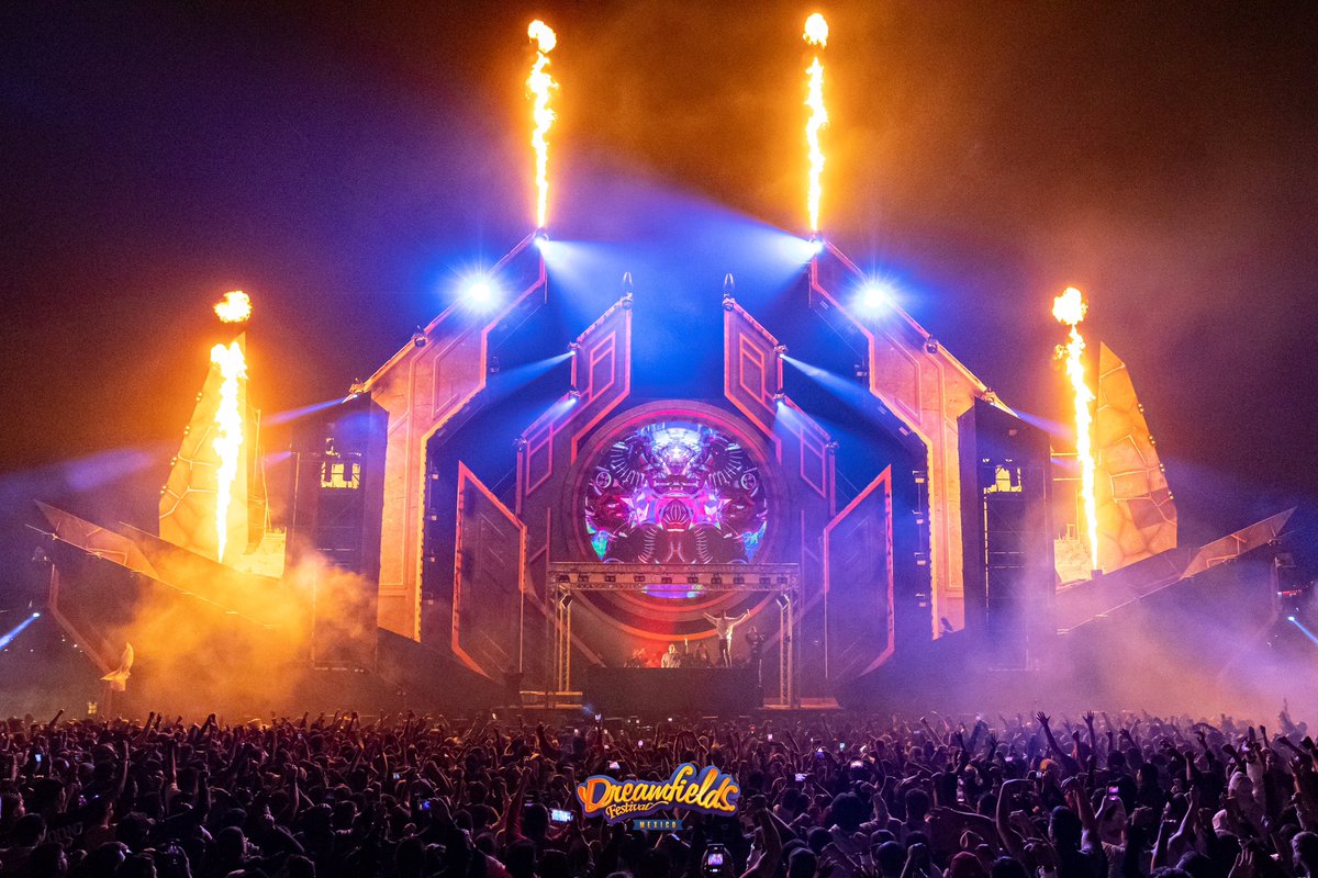 Dreamfields_mx's tweet photo. ¡GRACIAS POR LA MAGIA! 💫
¡La evolución del amor fue un viaje increíble! ♥️
#DreamfieldsMexico #ElectronicMusic #MusicFestival #EvolutionOfLove #Guadalajara #Mexico #MusicIsLife https://t.co/KHs5w4J3IL