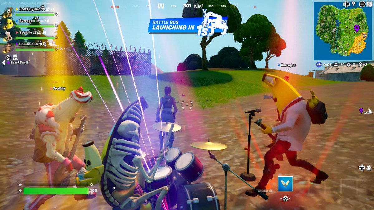 LisaColver's tweet image. Playing Fortnite with my kids