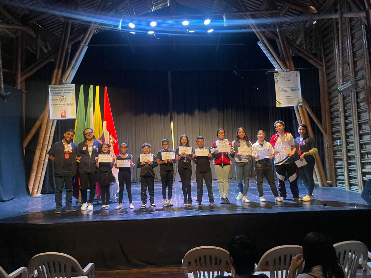 FUNDANZA's tweet photo. "¡Felicitaciones a nuestros estudiantes finalistas en las Olimpiadas Matemáticas presentadas en la Universidad del Quindío durante el año 2023! 🏆🧮 Un merecido reconocimiento a su dedicación y habilidades en esta competencia. Orgullosos de su destacado desempeño. 💙👏 https://t.co/wZIY8x2RtD