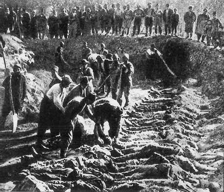 SanaudJuventude's tweet photo. 1915. Valas comuns do genocídio armênio.
1945. Valas comuns do genocídio judaico.
2023. Valas comuns do genocídio palestino; centenas espalhadas por toda Gaza.

Por muito tempo evitamos estas comparações. Hoje não é mais possível. Nossos gritos e imagens não permitem. https://t.co/KZN0d0MITe