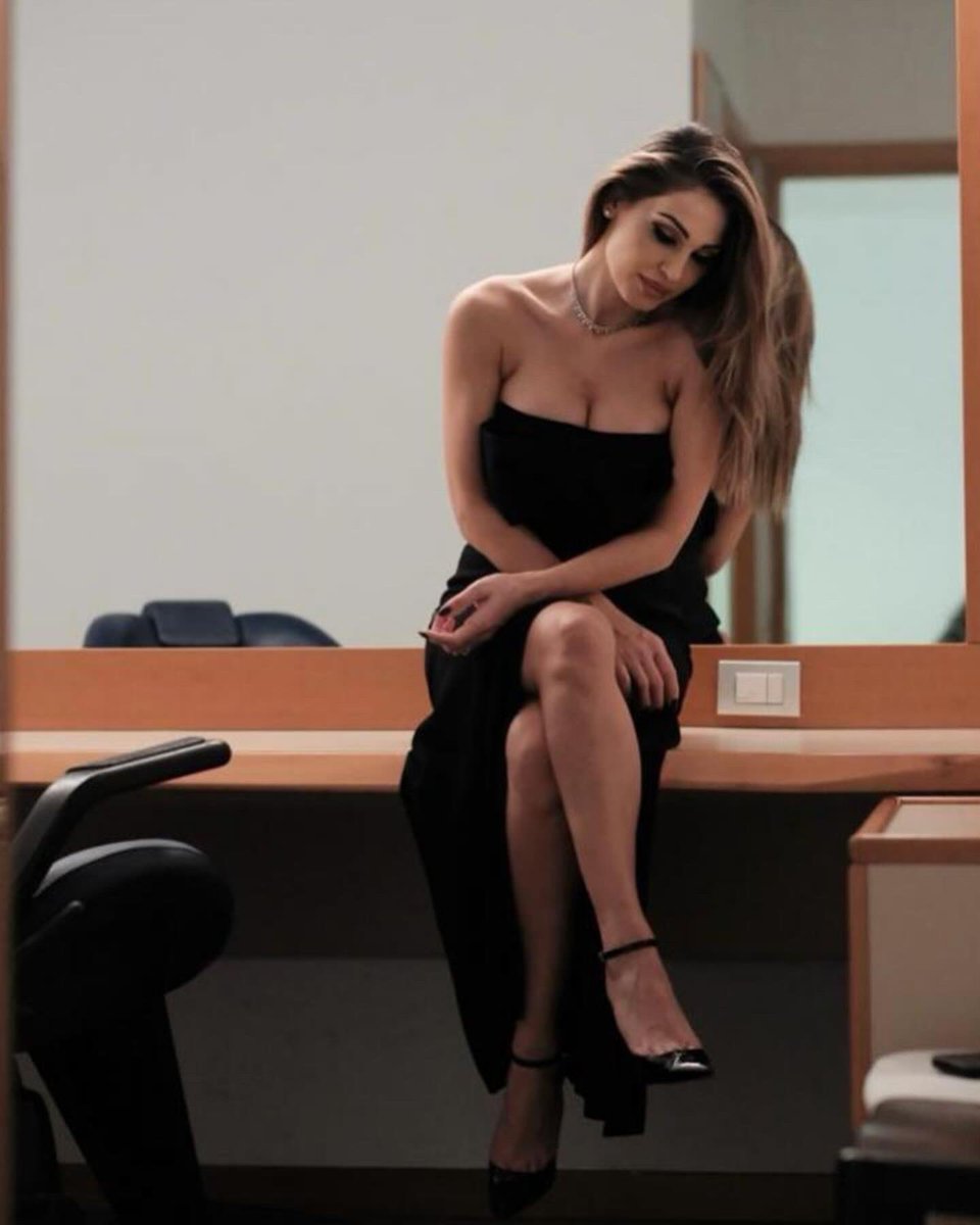 Anna Tatangelo tweet media