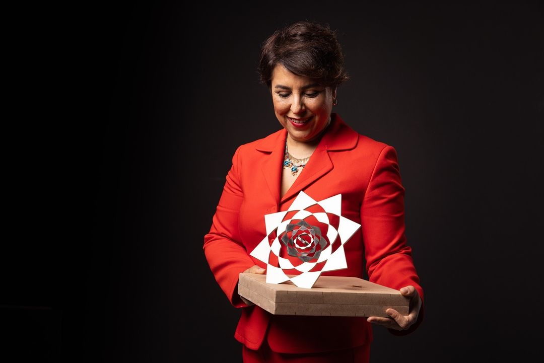 The Basque Culinary World Prize is finally in the hands of Ebru Baybara Demir. Congratulations!

#BCWP2023 #BCWP23 #foodforchange #transformingsociety #transformingsocietythroughgastronomy #8thedition #bculinary #euskadibasquecountry #BCWP #euskadi #euskadibasquecountry