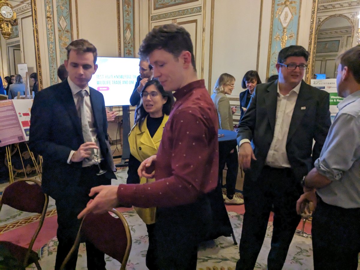 TonahN's tweet image. Whole team were great, as usual. #onehealthfair @UKMissionEU @LSTMvector