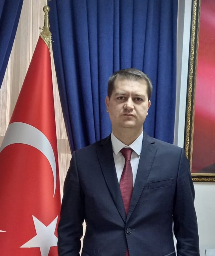 Dürüstlüğüne, Erdemine, Adaletine, üretkenliğine ve vicdan sahibi olduğuna şahidiz.
Erciş Bld. Başkanlığı yakışır.