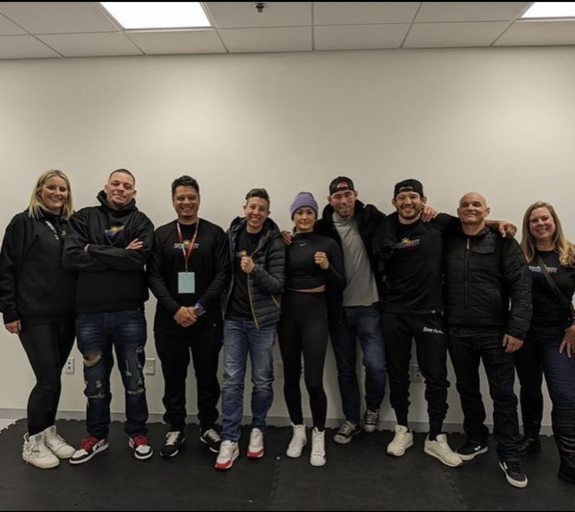 KeriMelendez415's tweet photo. #RealFamily when the OG’s show up you can’t fack it up. 💯👊🏽 https://t.co/8fLZlh6z2h
