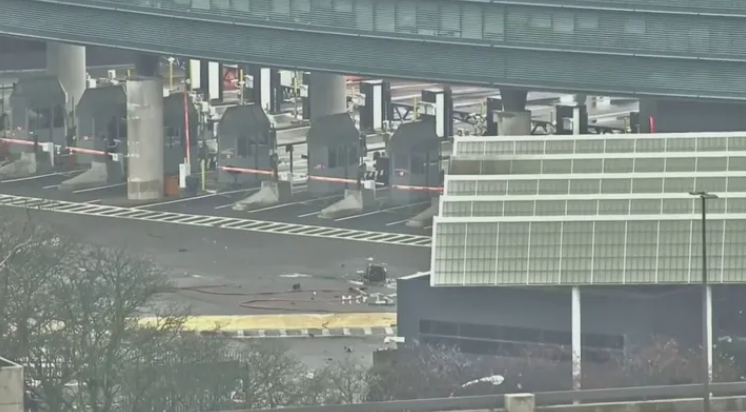 ArtFletcher9's tweet photo. #BREAKING: #DEVELOPING: #UPDATE: Wednesday, November 22, 2023, 4:00 P.M. ET. #Vehicle #Explosion The @Canadian U.S. #Border The @FBI @Buffalo #FieldOffice Remains On #HighAlert But Has Walked Back That The Car May Not Have Been Packed With #Explosives In The #attempted #TerrorAttack. @wireless_step @HRG_Media @CitizenFreePres @LodiNJNews @Breaking911 @Breaking24_7 @gator4kb18 @MichelleF_35 @TrumpWasRite @USATRUMPMAN1 @MagaPatriotHM @Heather46389844 @debbie84620046 @SugarMAGA @CandaceCan88 @jebreel1990 @Y6s8D8vmnCo394k @Daytobehappy @MagaisLife @JtShaggy @DFBHarvard