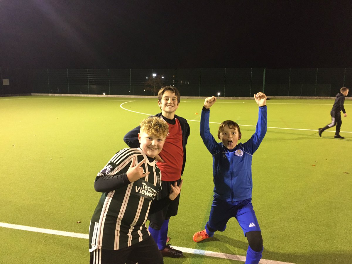 BbridgeJFC's tweet photo. Midweek training for some of our teams @QueenMarysSch #boroughbridge https://t.co/RQKxBuxcn4