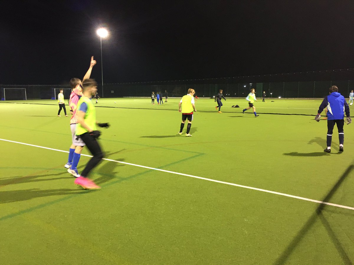 BbridgeJFC's tweet photo. Midweek training for some of our teams @QueenMarysSch #boroughbridge https://t.co/RQKxBuxcn4