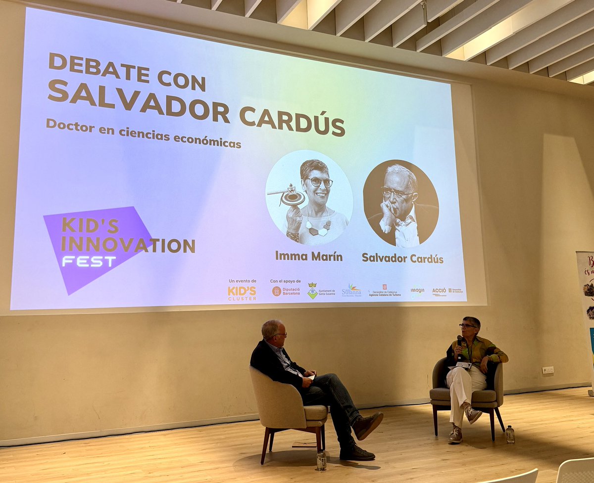 marinvizate's tweet photo. L'entrevista que l'@immamarin fa al @salvadorcardus sobre com són, què fan i què preocupa a les famílies acaba amb la millor de les reflexions: "Amb el #joc aprens que la vida té regles. I si la vida no té regles, no jugues". #KidsInnovationFest #KIF23 https://t.co/cgBO2b8j9O