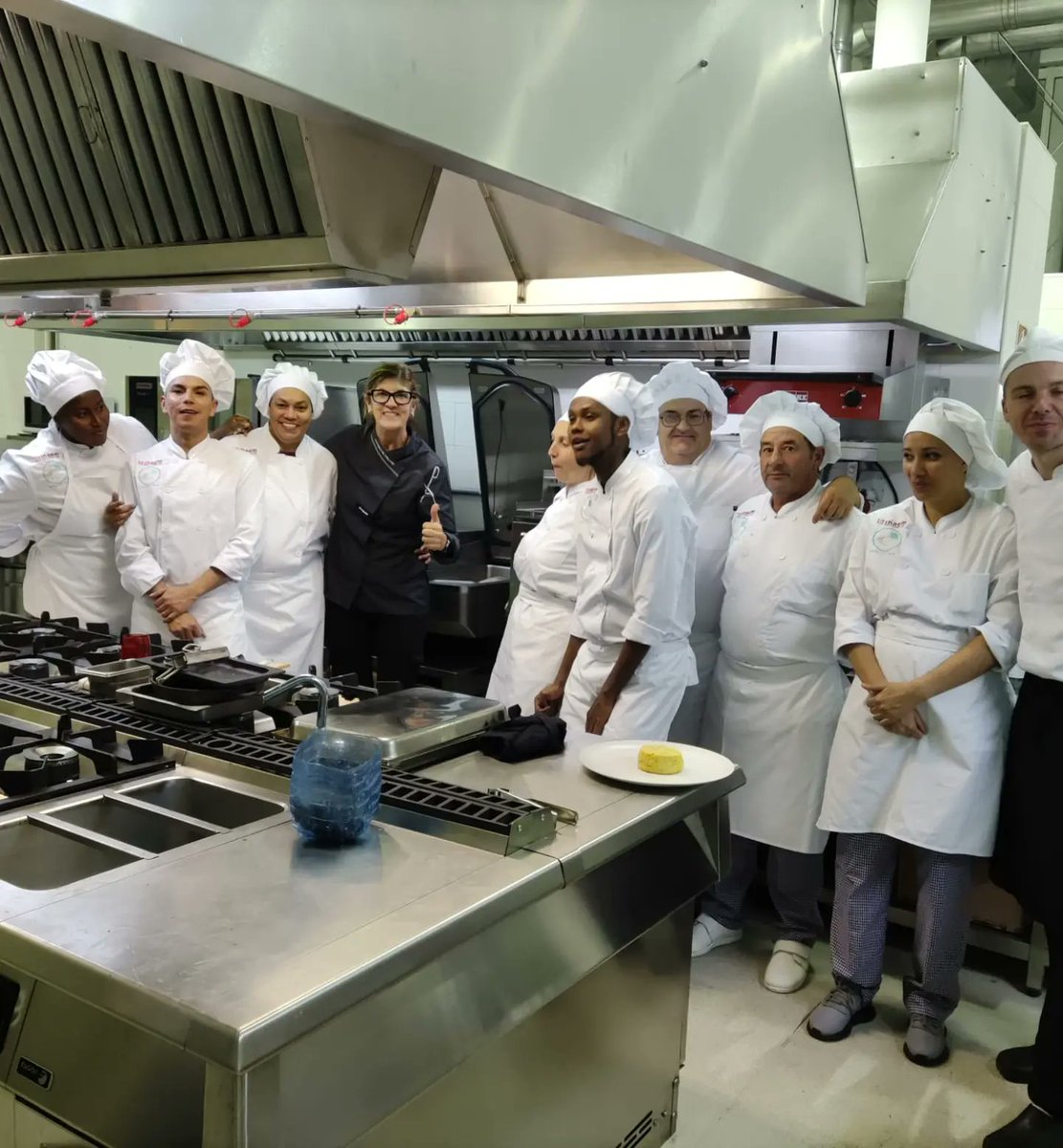 Escuela de Hostelería y Turismo de Teruel (@escuelahtteruel) on Twitter photo Gracias a <a href="/josperofficial/">JOSPER Official</a>, ya tenemos horno #brasa #josper. Hoy en la escuela hemos recibido formación específica para el alumnado, profesorado y profesionales del sector.
@neuslopez_josper #hornobrasa #josper #cocina Gracias a <a href="/josperofficial/">JOSPER Official</a>, ya tenemos horno #brasa #josper. Hoy en la escuela hemos recibido formación específica para el alumnado, profesorado y profesionales del sector.
@neuslopez_josper #hornobrasa #josper #cocina