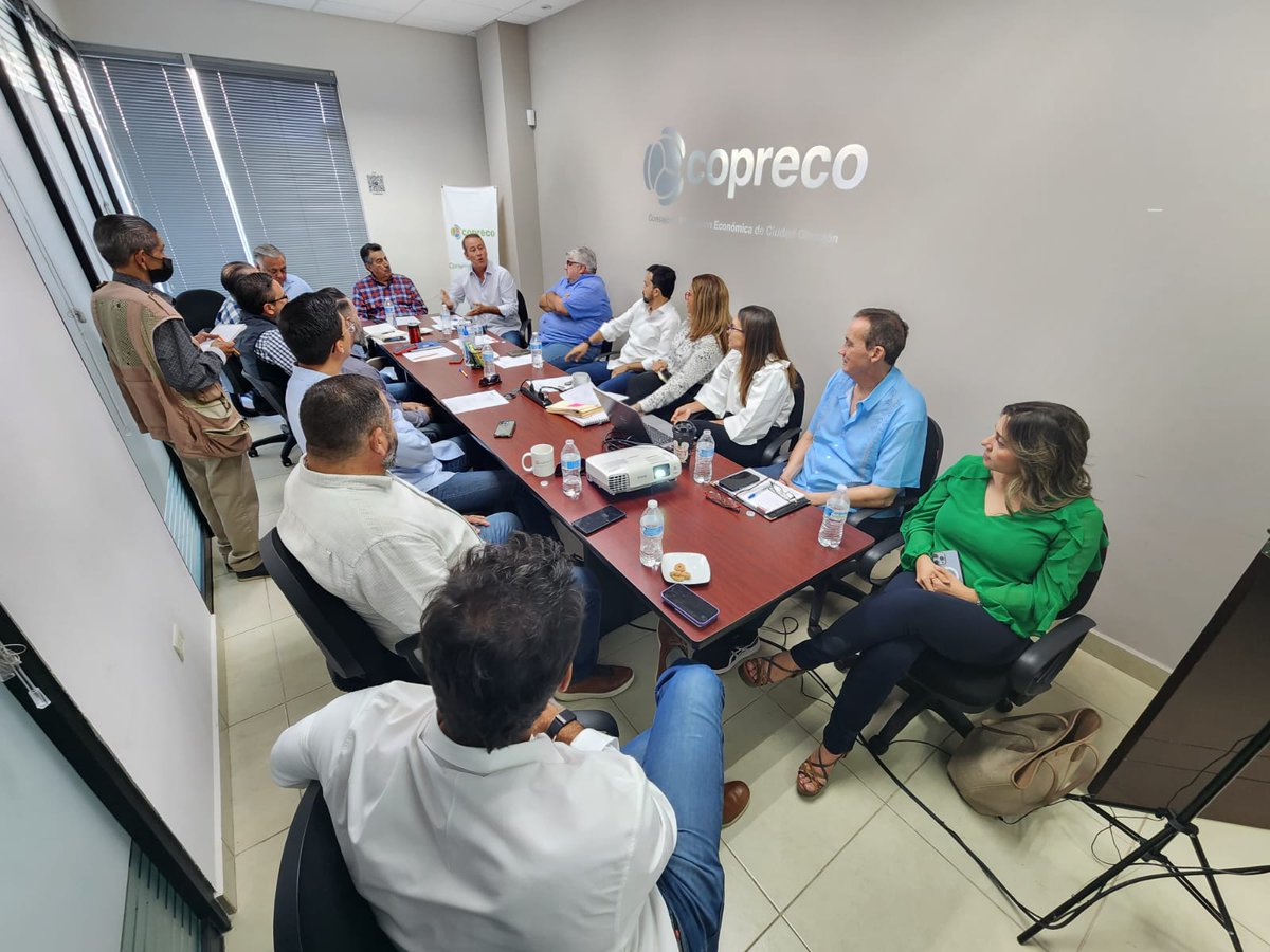 Agradecemos a nuestros consejeros y promotores por su participación activa en la última Sesión de Consejo. Seguimos avanzando #juntos por la #promoción y desarrollo de #CiudadObregón. ¡Gracias por contribuir al progreso de nuestra comunidad!