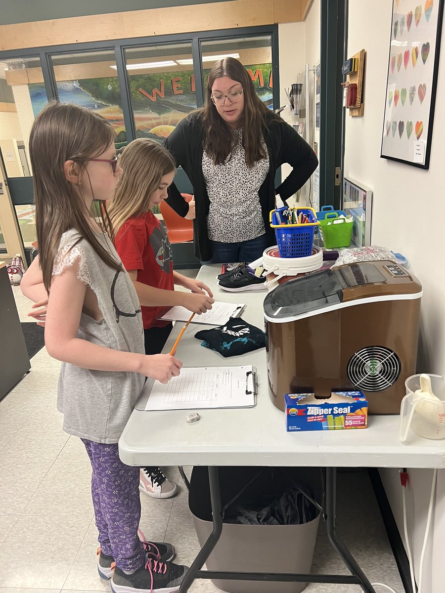 pe_RETSD's tweet photo. Scavenger hunt for tanslucent, transparent and opaque objects- opportunity to collaborate and learn from each other. https://t.co/iWUGe0dQRb
