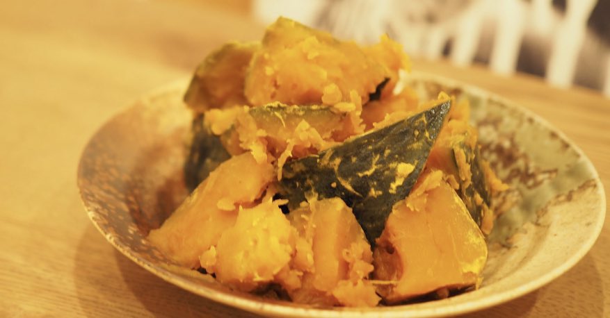 【黄色は"胃腸の色"】
元気がでない、疲れが取れにくい時は、胃腸を元気にする黄色を補充してみて。かぼちゃ、人参、みかんなど、黄色の食材は胃腸の色で消化器系を強くしてくれます。髪の土台が頭皮なら、身体の土台は胃腸。どんなに良いものを取り入れても、胃腸が元気ないと上手く吸収できないよ🟡