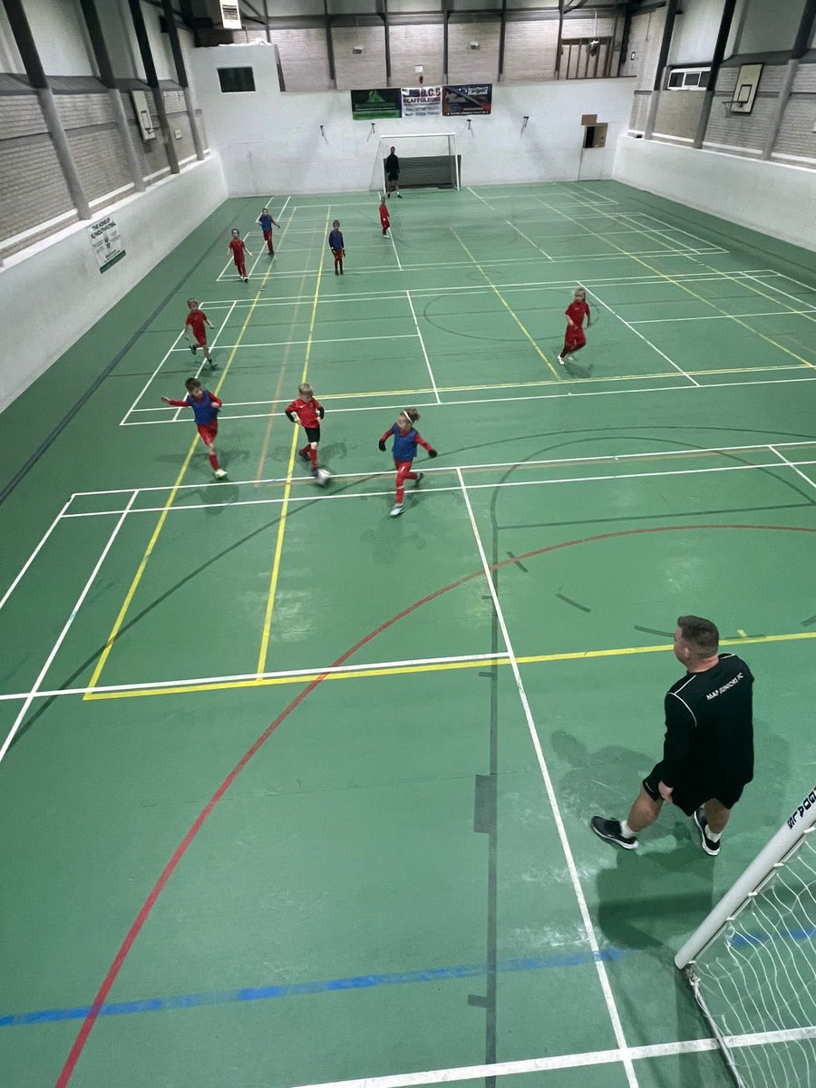 MapU6s's tweet image. Mid week training session for the boys tonight, doing what they do best ⚽️💙

@mapfootball