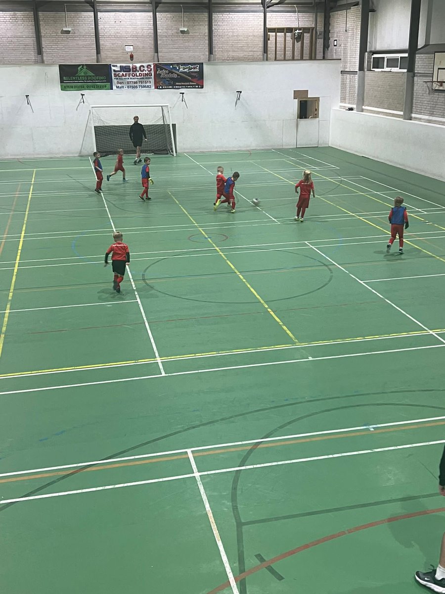 MapU6s's tweet image. Mid week training session for the boys tonight, doing what they do best ⚽️💙

@mapfootball