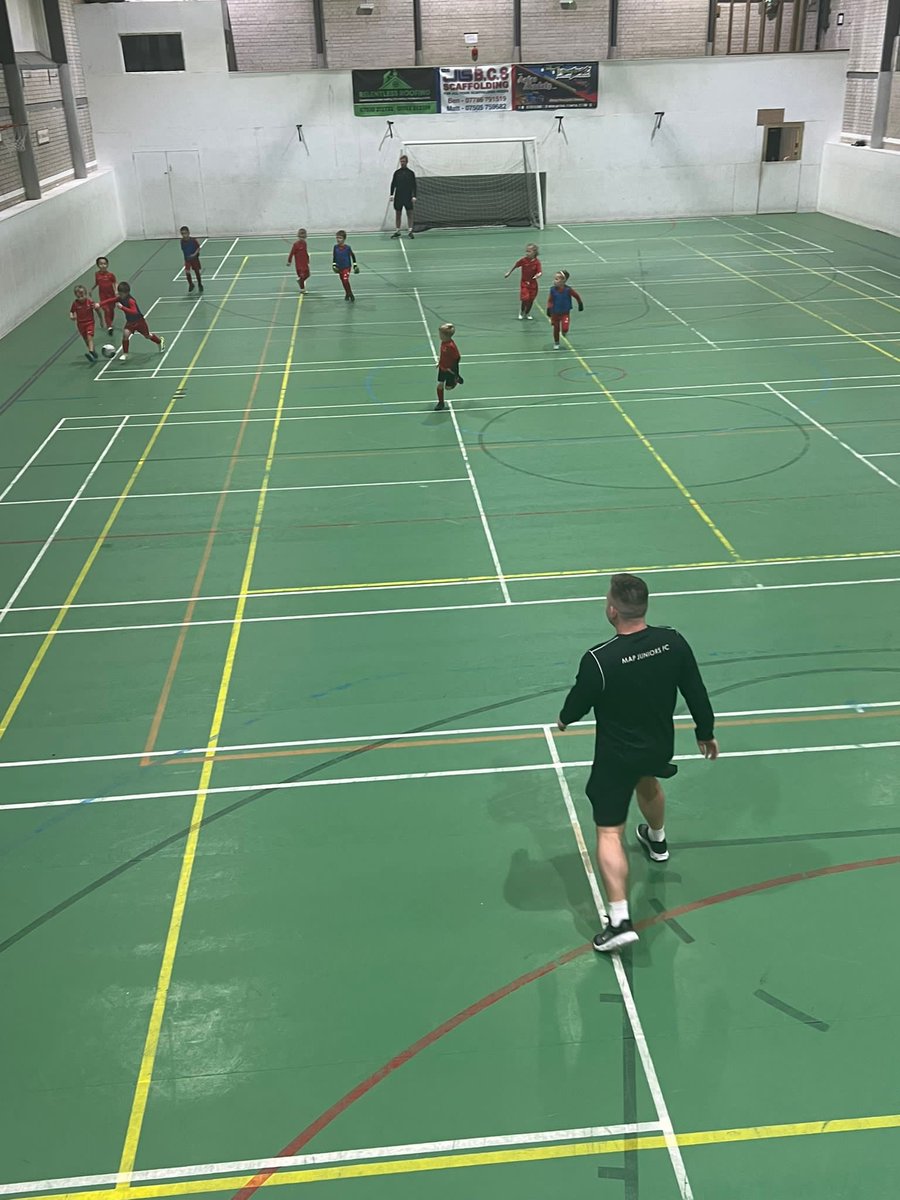 MapU6s's tweet image. Mid week training session for the boys tonight, doing what they do best ⚽️💙

@mapfootball