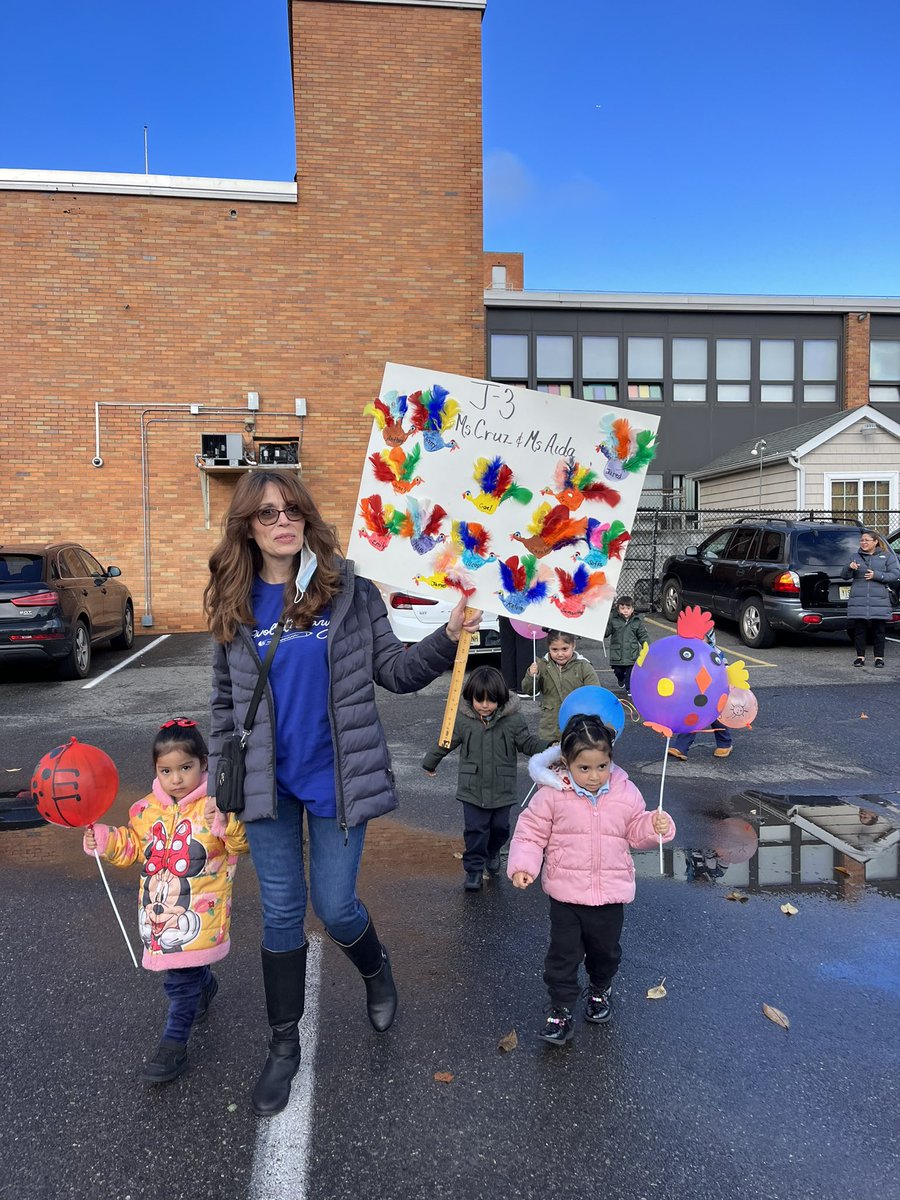 nps_lafayette's tweet image. A huge thank you to all the Pre-K through 2nd-grade stars who made the Balloons Over Lafayette Parade a blast! Your creativity and enthusiasm lit up the event. Keep shining! ✨ #YoungStars #ParadeFun&quot;