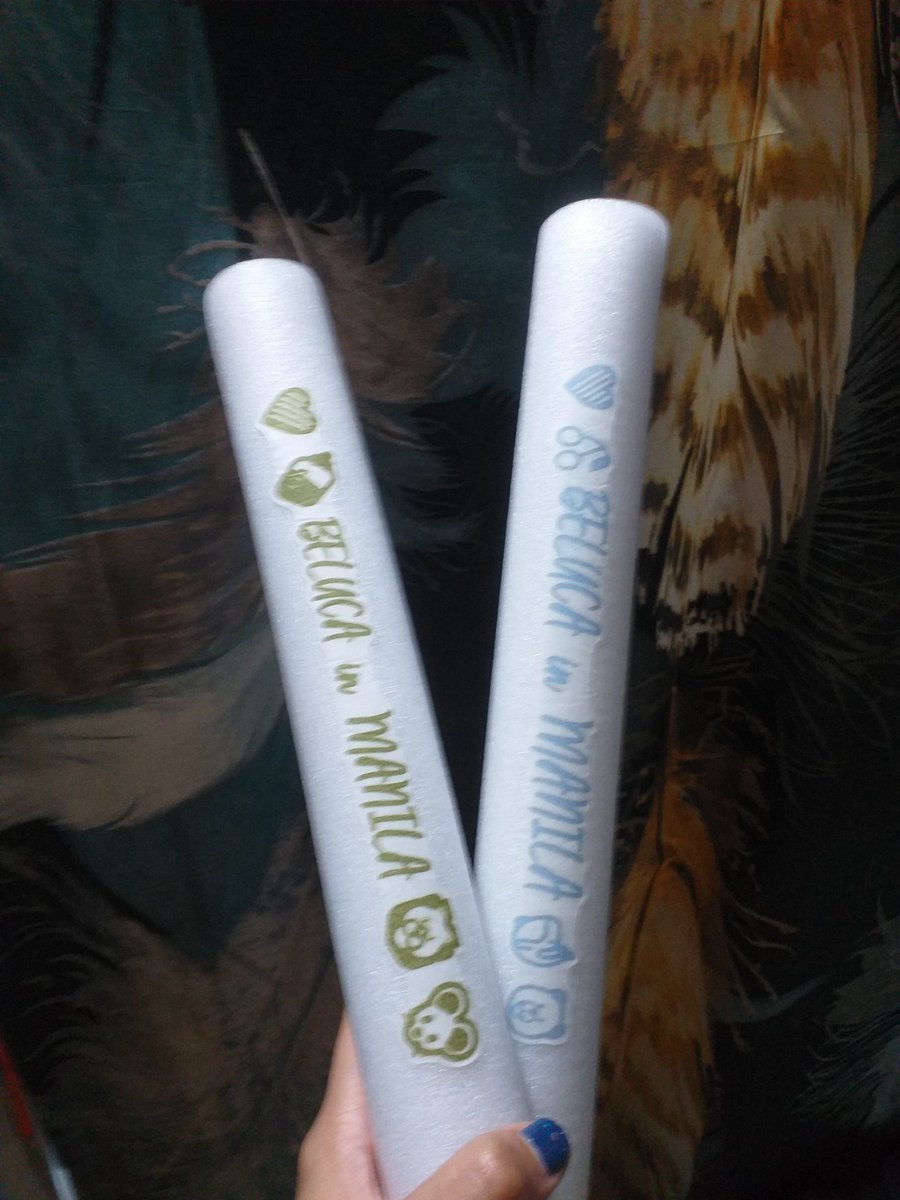 Msdelacourte's tweet photo. Lightsticks from my mahal @ajy2223 💚💙 

If you see her, just say “mahal ka ni @msdelacourte” and she’ll give you one. Sksksks~ 🥰

#BELUCA1stFMinManila

https://t.co/9gOkuHTfOn
