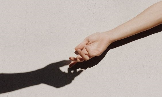 Fantazzzy_'s tweet photo. ( 🌼 );                    “¿𝐀𝐏𝐄𝐆𝐎 𝐀𝐍𝐒𝐈𝐎𝐒𝐎?” | c!Mssa headcanon.

« Imagina ser el imán de tryhards más grande de todo el universo de cubos; tener la protección y el apoyo incondicional de casi todo el mundo; y todavía pensar que no eres importante. . . » https://t.co/pEMyh1nuXA