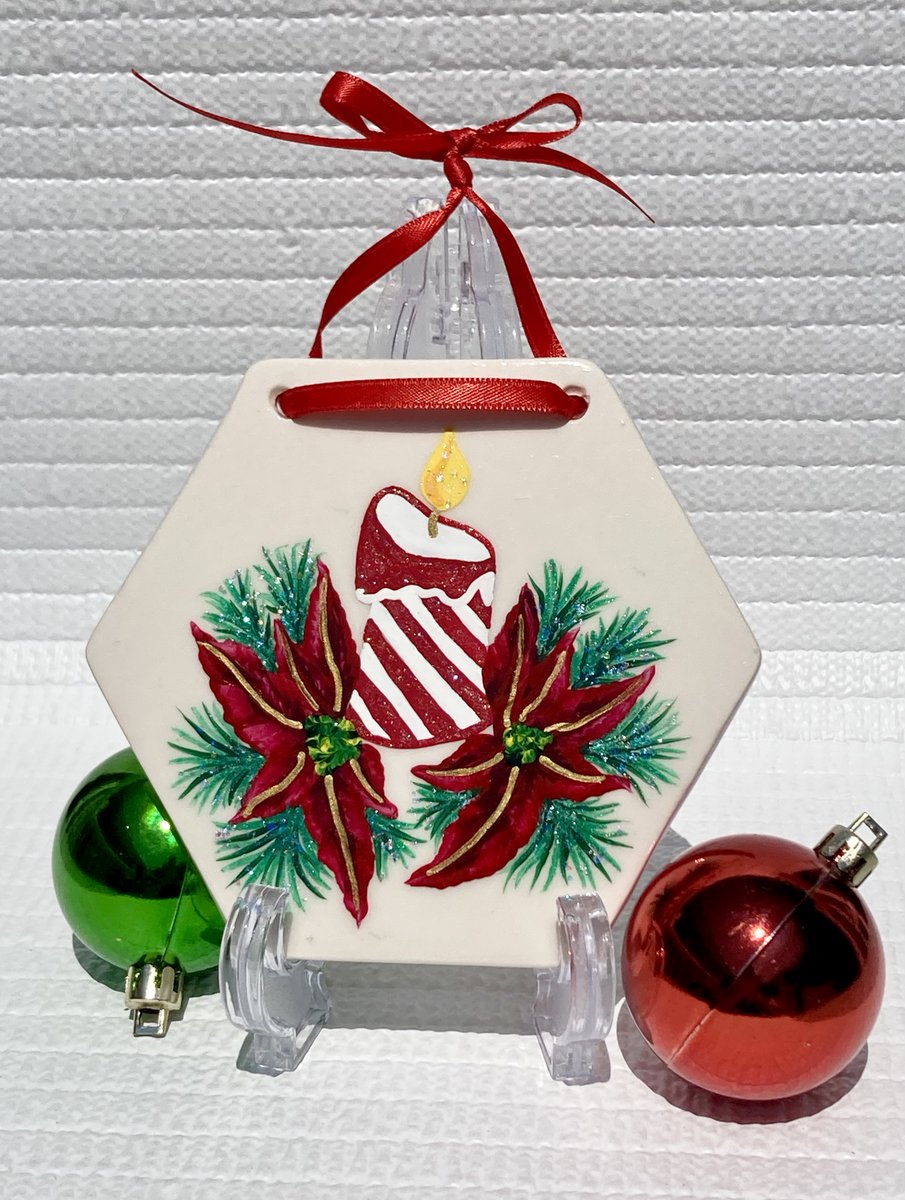 Hand painted Christmas ornament etsy.com/listing/154956… #christmasornament #handpaintedornament #Christmas2023 #SMILEtt23 #ceramicornament #holidaydecoration #etsyshop