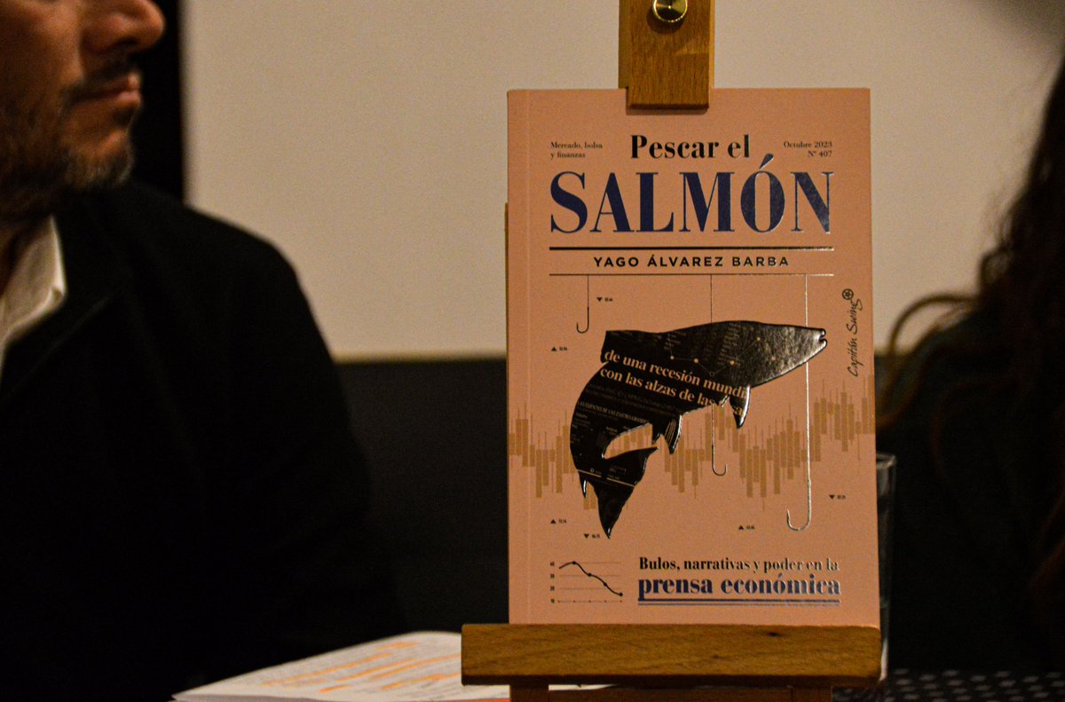 Zimmerman1982's tweet photo. Así fue la presentación en #Jerez de "Pescar el Salmón", el libro sobre economía y prensa económica de @EconoCabreado, que ha editado @Capitan_Swing y que ha tenido lugar en el @CorralDsA. Una alegría volver a ver a Yago y reencontrarme con antigu@s compañer@s 🐠 https://t.co/aL03upbRoB