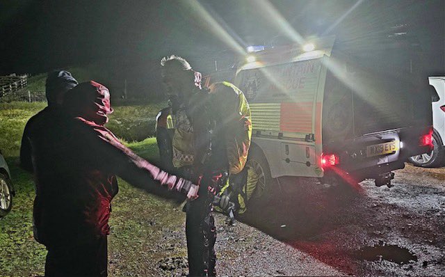 #Incident Two walkers benighted in worsening conditions in the Cheviot Hills rescued by @NNPMRT @NOTMRT volunteers on Monday evening, all ended well #hillwalking #beadventuresmart #mountainrescue #nothumberland