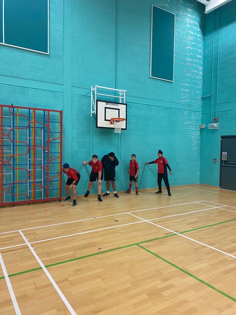 MoretonPe's tweet photo. Fantastic effort by the Year 7/8 Boys who narrowly missed out on making the final at the city Dodgeball Competition tonight. https://t.co/4vX17h1UYI