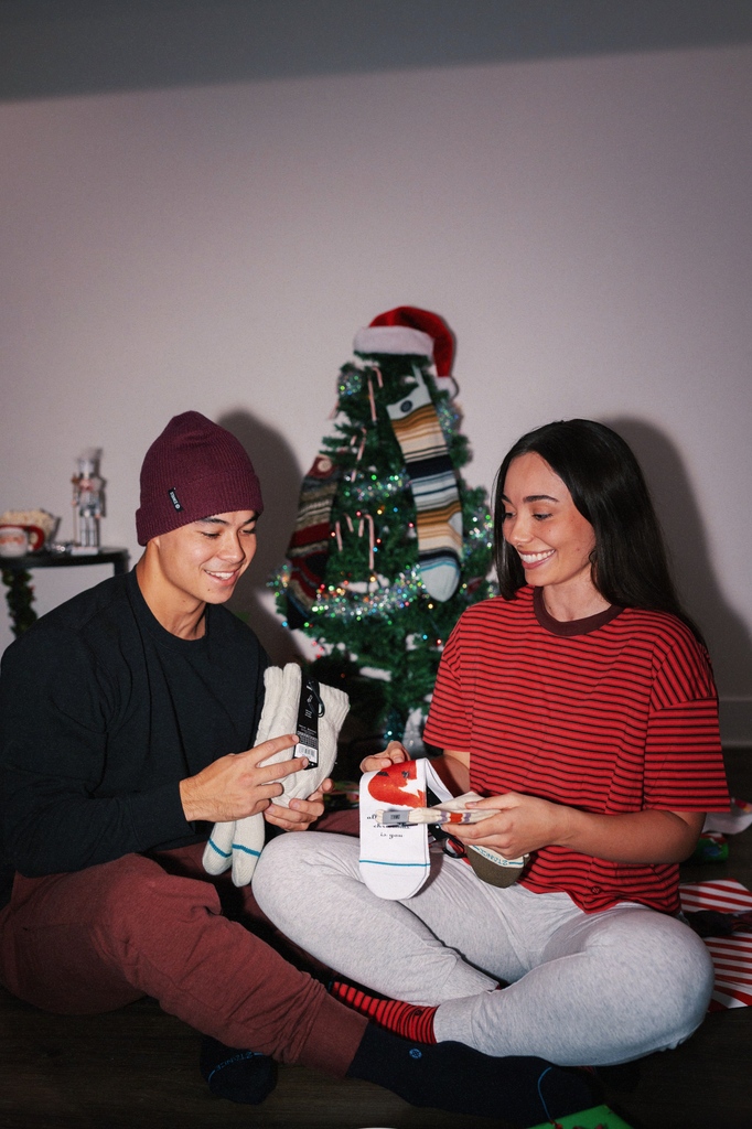 stance's tweet image. Ready for the holidays? 🎁🎅

Jump on our Cyber Sale for up to 40% off site wide... stance.com