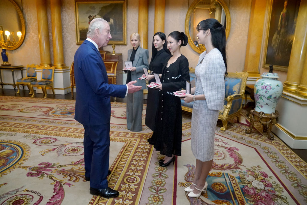 King Charles awarded BLACKPINK honorary MBEs after referencing them in his state banquet speech.

"The K-pop band have been awarded the honours in recognition of their role as Advocates for the COP26 Summit in Glasgow," a statement read

time.com/6338761/king-c…