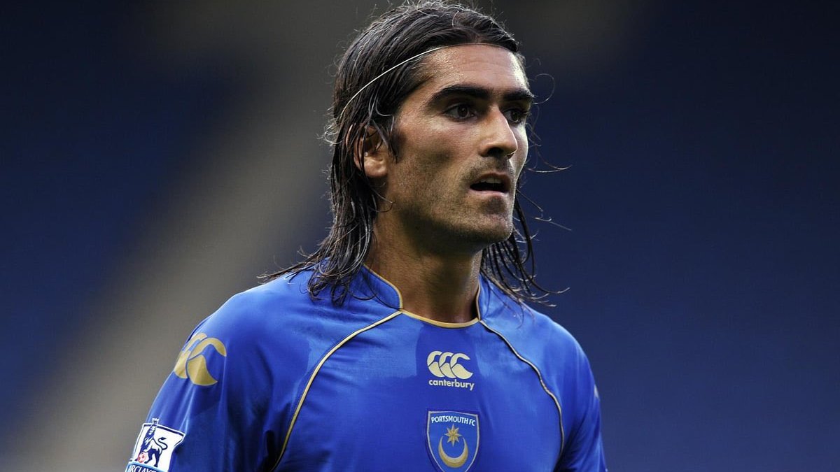 =2026. Pedro MENDES

Midfielder - 26.02.79 - POR (11/0)

Prem Debut:
14/08/2004 (TOTTENHAM HOTSPUR vs. Liverpool, D 1-1)

Prem Clubs:
Tottenham Hotspur (04-06), Portsmouth (06-08)

Prem Apps: 88
Prem Goals: 6