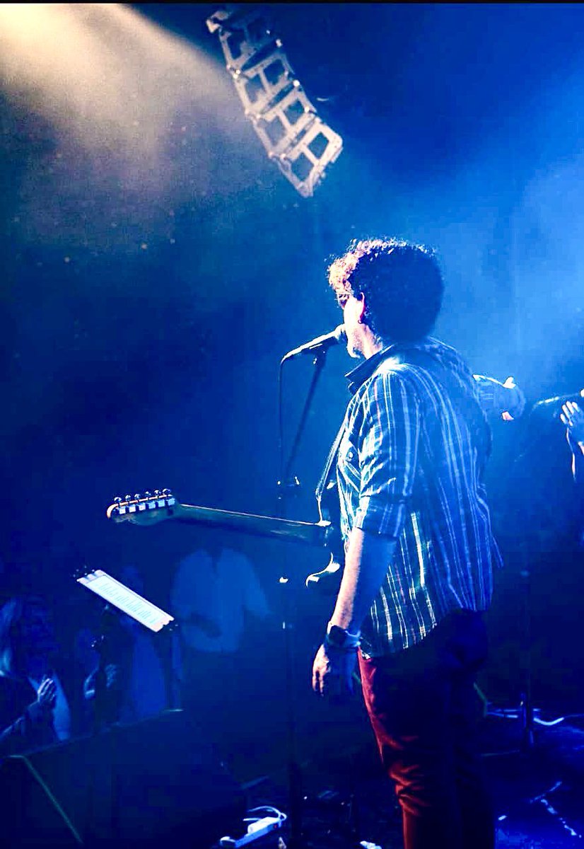 Feliz día para este Pechito Corazón y para todos mis dichosos colegas que se dedican a la carrera más linda del mundo 🌎🎸 🎹🥁🎺🎷🎻🎼🎤🎙️ 🧡