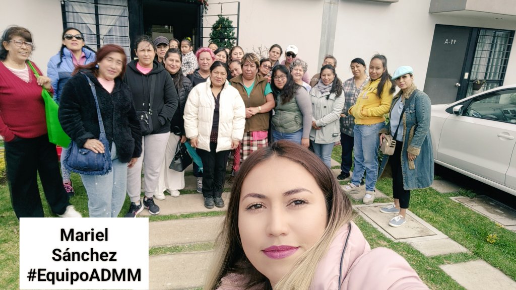 MarielLoOpez16's tweet photo. Ni el frío y la lluvia detienen el trabajo en Equipo, siempre es un placer poder platicar con ustedes,con mucho gusto salude a mis amigas en #Terra quienes siempre me reciben con muy buena actitud,GRACIAS! #EquipoADMM 

#VillasChlaco #Terra  #BarrioSanAntonio  
 #Chalco #Disrito1 https://t.co/GNdn7JQAeO