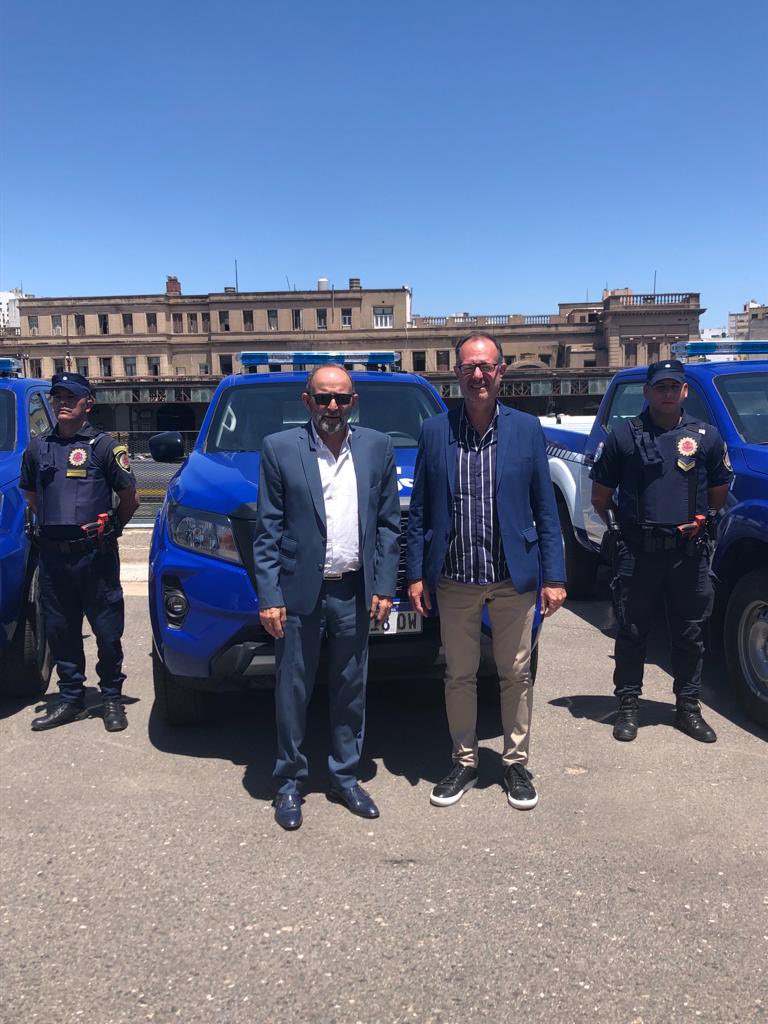 PikiMajul's tweet photo. 🚔 Nuevos móviles 0Km y más recursos humanos para el fortalecimiento de la Policía.

📍En nuestro departamento #MarcosJuárez recibieron los municipios de #CruzAlta, #GralRoca y #Cavanagh. https://t.co/F30ET96GQw