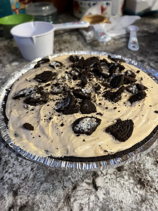 My peanut butter pie I was talking about the other day. She will be ready in 4 hours. Yeah&hellip; it&rsquo;s a she<a href="/tag/blazinsummertrailchallenge"class="tags"><span>#blazinsummertrailchallenge</span></a>