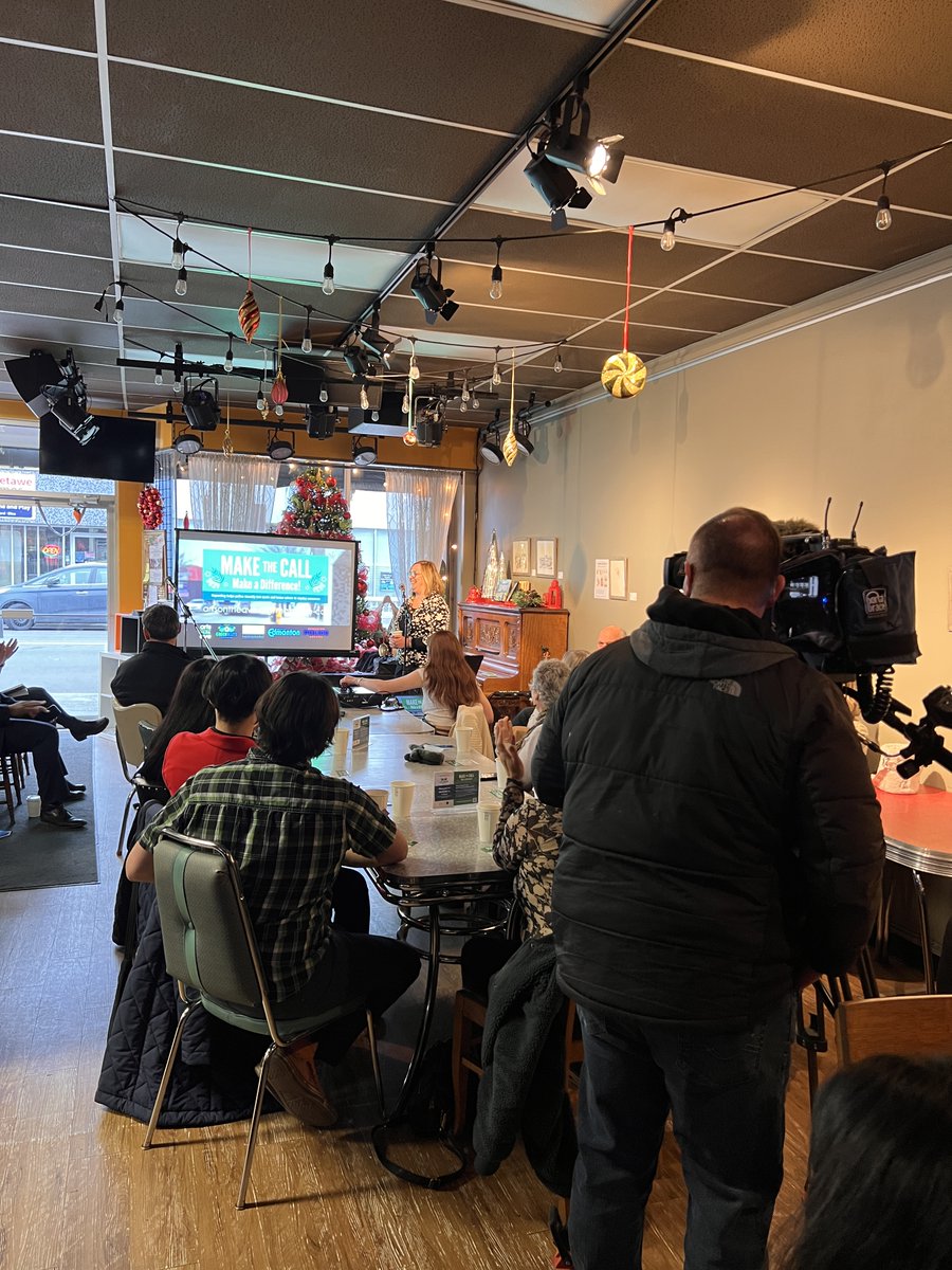 artsontheave's tweet photo. #MakeTheCall is now live! Huge thanks to our amazing community and media for joining us in launching this vital initiative. Special shoutout to @REACHedmonton, community leagues, @edmontonpolice, @cityofedmonton and neighbours who made it happen. https://t.co/cfFNFxWhPX