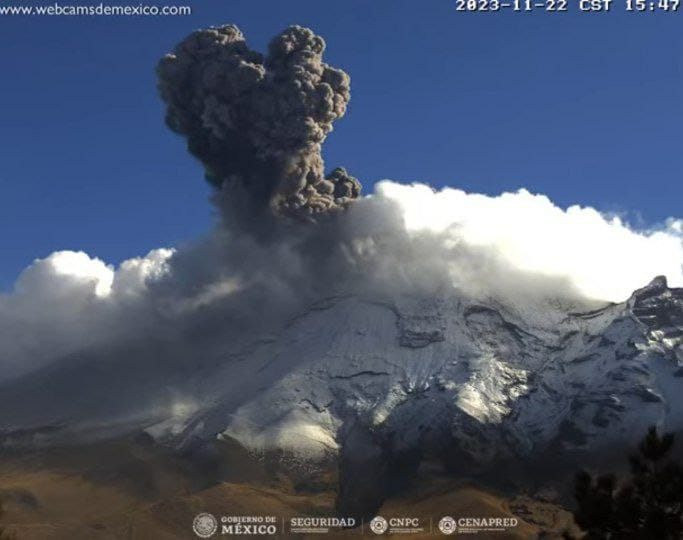 pciviledomex's tweet image. 🌋#VolcánPopocatépetl
🔎#Exhalación
💨 Exhalación de vapor de agua y gas, de bajo contenido de ceniza.
⏰ 15:48 hrs 
🌋Altura: 800 metros. 
🧭 Dirección de vientos al Norte.
⚠️Se exhorta a 🚫 NO ACERCARSE al volcán, sobre todo al cráter