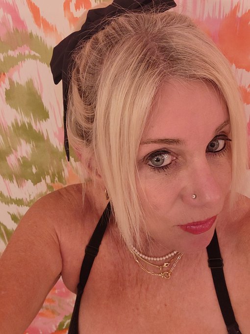 Milf in the Kitchen...cumming to onlyfans! With@persiamonir https://t.co/JRfjv61Nim<a class="tags" href="/tag/persiamonir">@persiamonir</a><a href="/tag/mvsales"class="tags"><span>#mvsales</span></a>