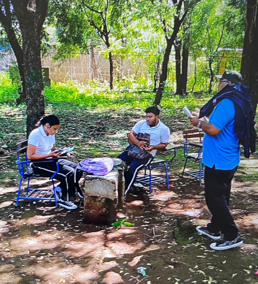¡Oferta Académica!👷‍♂️⚙️📚

Desde el Centro Tecnológico Simón Bolívar, se continúa promoviendo la oferta académica 2024, en los diferentes centros educativos del Distrito VI de Managua, para que los jóvenes logren encontrar la oportunidad de estudiar una carrera técnica.
