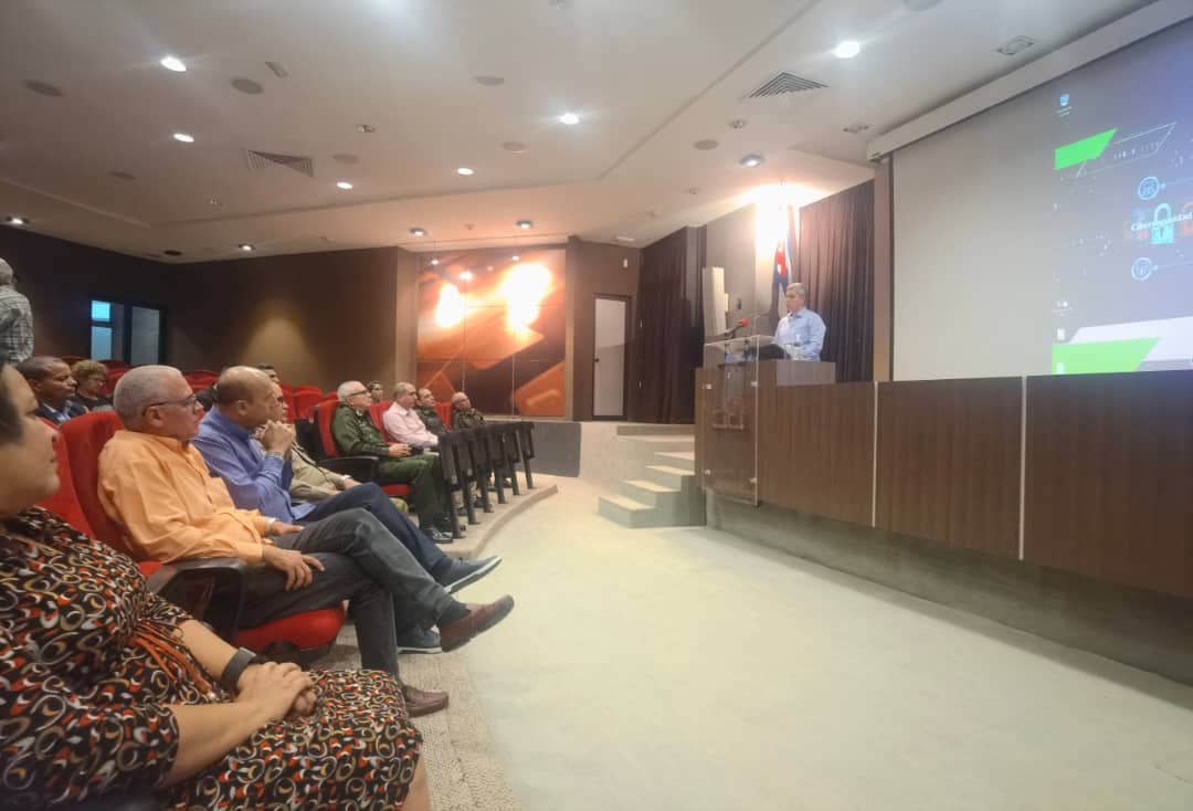 MayraArevich's tweet photo. Se inauguró el Evento Tecnológico en la 2da Jornada de Ciberseguridad.El Viceprimer ministro @JorgeLuisPerd20, enfatizó en la importancia de la seguridad en infraestructuras críticas,la preparación del personal y la creación de una cultura de #Ciberseguridad en nuestra población. https://t.co/XftMq3nqWw