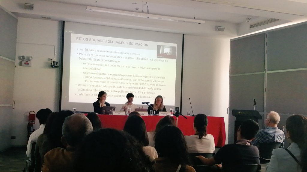 GRADEPeru's tweet photo. #JustEd Maria Balarin: Partimos de reflexiones en torno a cómo las políticas de desarrollo global, como los #ODS, le asignan un rol fundamental a la educación para transitar hacia un desarrollo sostenible @JustEd58210237. #envivo: https://t.co/BLRVURuUly https://t.co/T2jr7WoIcD