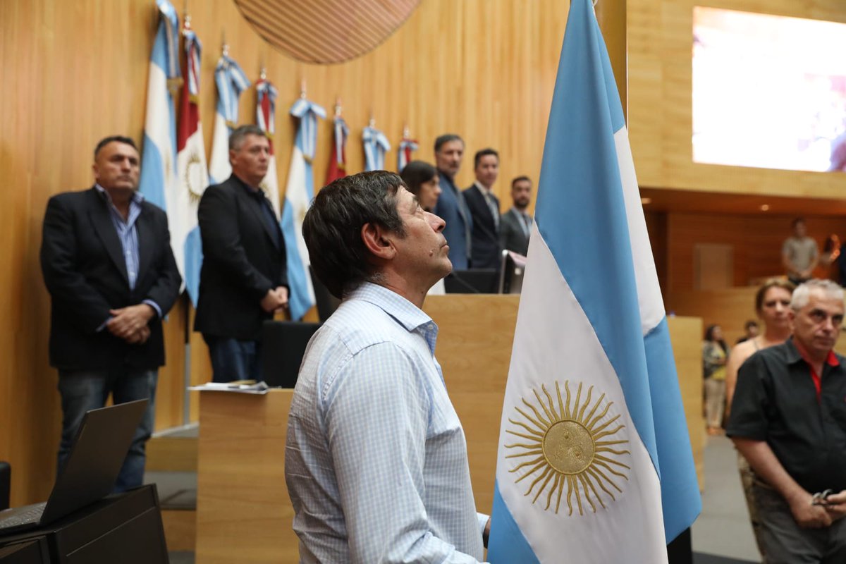 Con la presencia de 56 legisladores y legisladoras comenzó la 36ª sesión ordinaria del año. Iza nuestra bandera nacional la legisladora <a href="/RaulRecaldeOk/">Raúl Recalde</a>.
#LegislaturaCBA2023