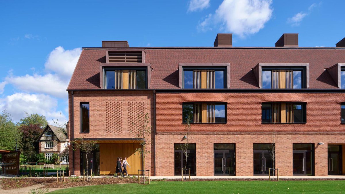 For Lucy Cavendish College, Cambridge – a mixed-use teaching and accommodation block praised for its response to climate change – @RHPartnership receives the Higher Education Project award. With thanks to category sponsor <a href="/VMZINCUK/">VMZINC</a> #AJArchitectureAwards
Photo: Nick Guttridge
