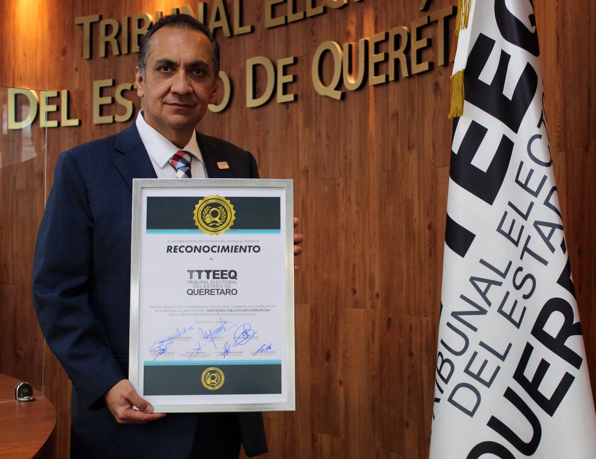 TEEQRO's tweet photo. El 100% del funcionariado del #TEEQ concluyó la capacitación: “Servidores Públicos Anticorrupción”, convirtiéndose en la primera institución electoral en recibir el reconocimiento por parte del @SEAQRO por su valor ético y compromiso social en el combate a la corrupción. https://t.co/c48np17qjp