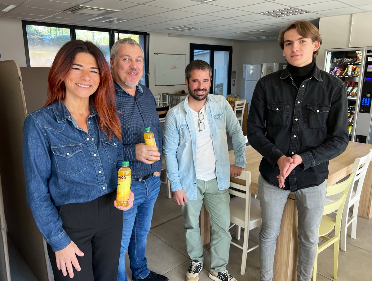 Un immense merci à l'équipe de <a href="/CorseFruits/">ATELIER CORSE FRUITS & LEGUMES</a> pour avoir apporté boissons et gâteaux pour une dégustation surprise !

Une expérience gustative qui laisse une empreinte savoureuse.

Un vrai festin pour les papilles. 🍋🥧🍊

À découvrir #LaCorsica😘

#SaveursAuthentiques
#Gastronomie