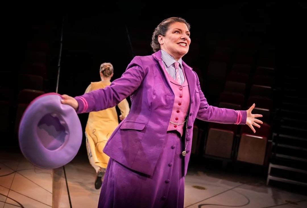JB937's tweet photo. Brilliant idea @octagontheatre #AroundTheWorldIn80Days to make Phileas Fogg a woman, as it meant we had the fantastic @ListerPolly to entertain us so superbly. A great production,  such fun, and all the cast so wonderful. A must see! https://t.co/I7nwKbtWEl